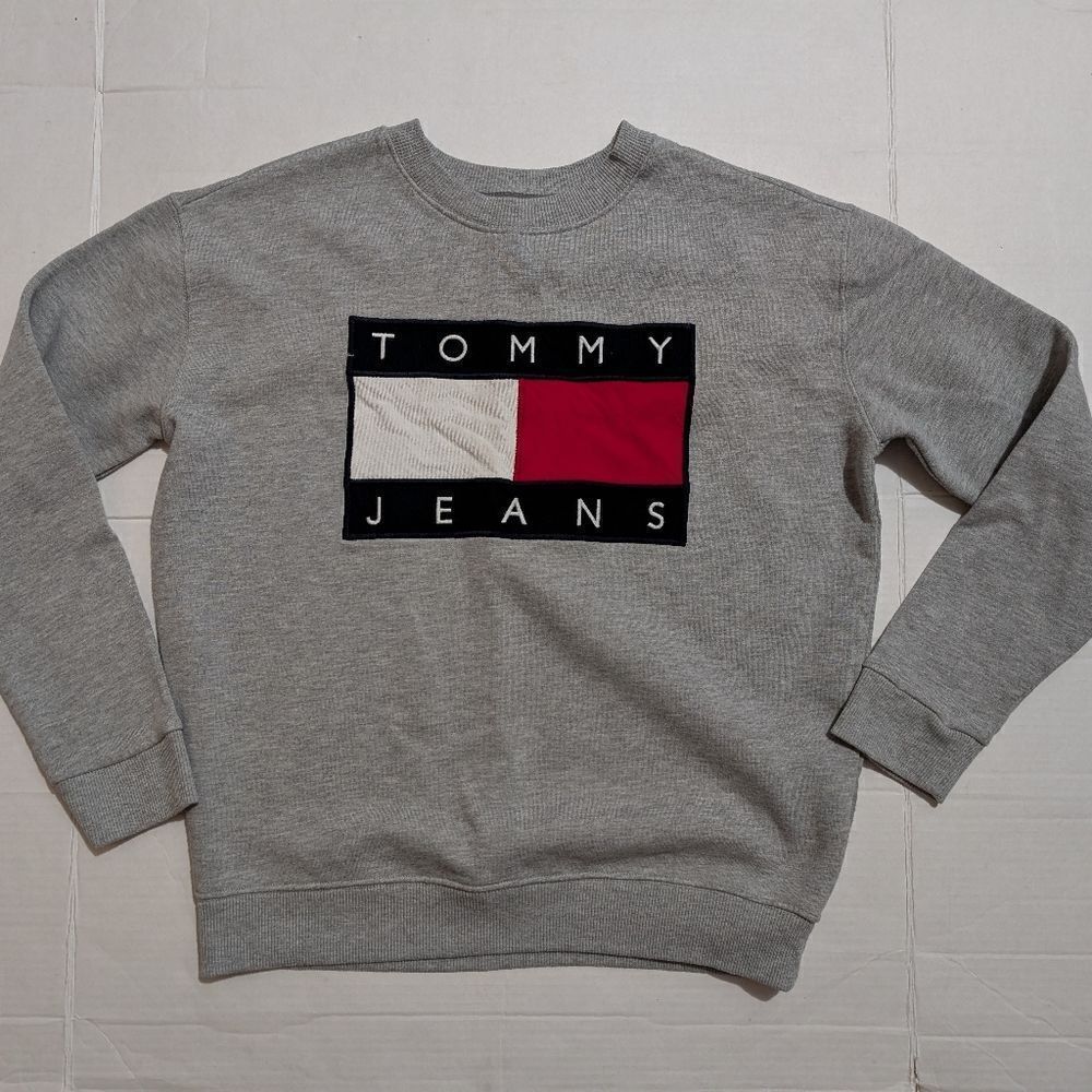 Tommy Hilfiger Big Logo cropped sweatshirt Size Small